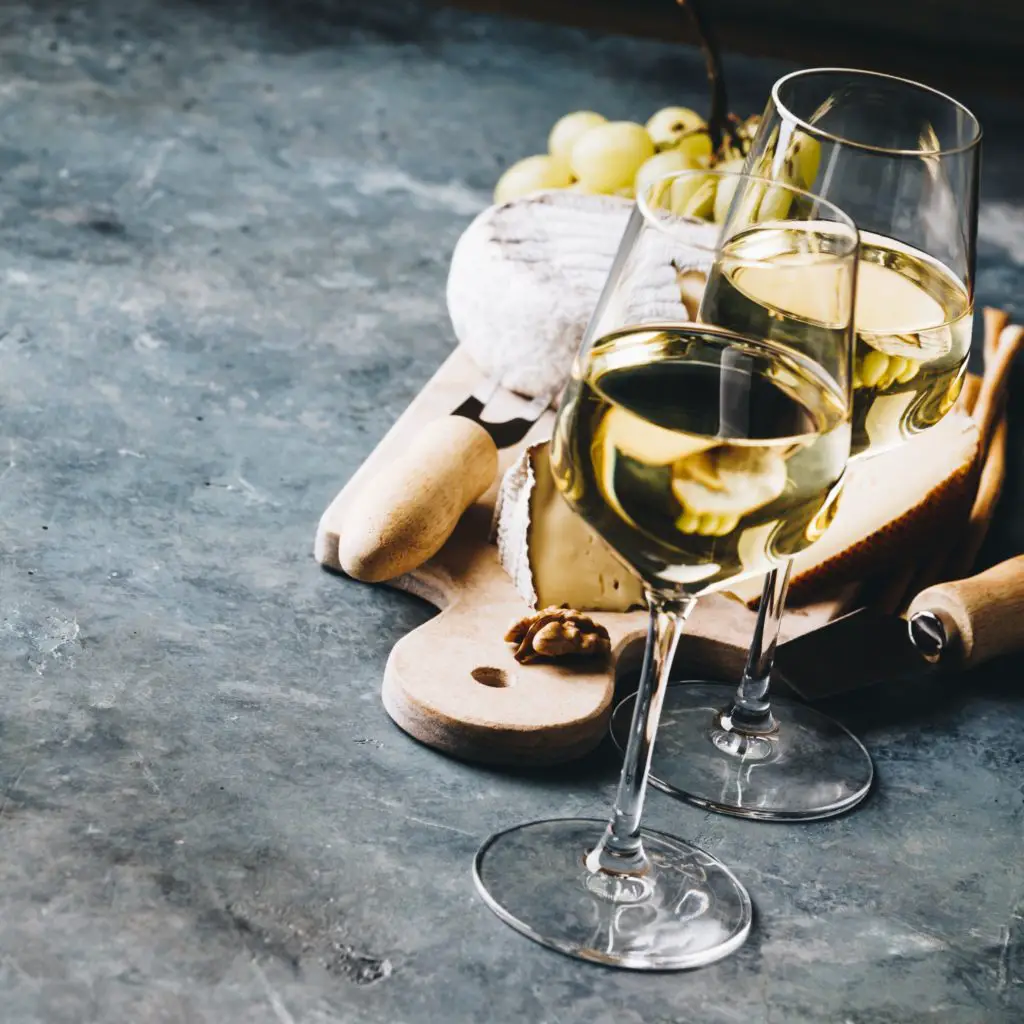 Sauv Blanc vs Pinot Grigio wines are compared in this post